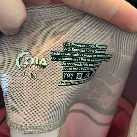 Zyia Pink & gray digital granite marbled light & tight 8-10 leggings - Picture 2 of 6